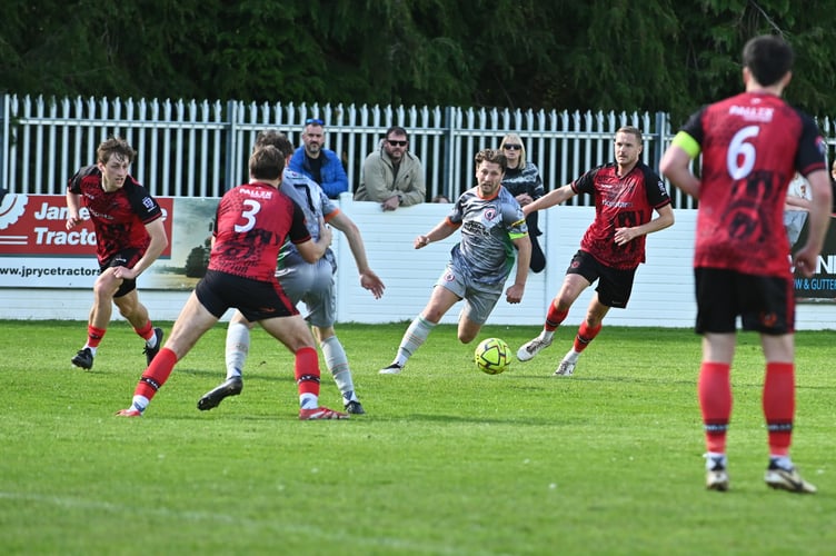 Cullompton 3 Bovey 2 18-04-26 Football. Cullompton versus Bovey Tracey. Photo Alan Craig