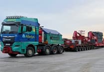 Giant transformer causes spectacle in Teignmouth