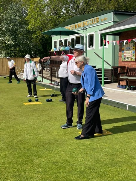 Bovey Tracey Mayor Sheila Brooke receives guidance from our resident coach, Roger Bailey.