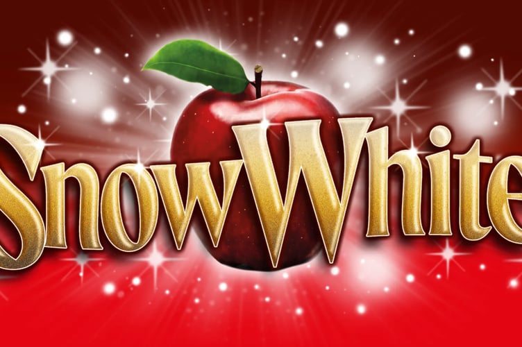 Mirror, mirror on the wall, where's the fairest panto of all?  Torquay's Princess Theatre 2026 festive pantomime