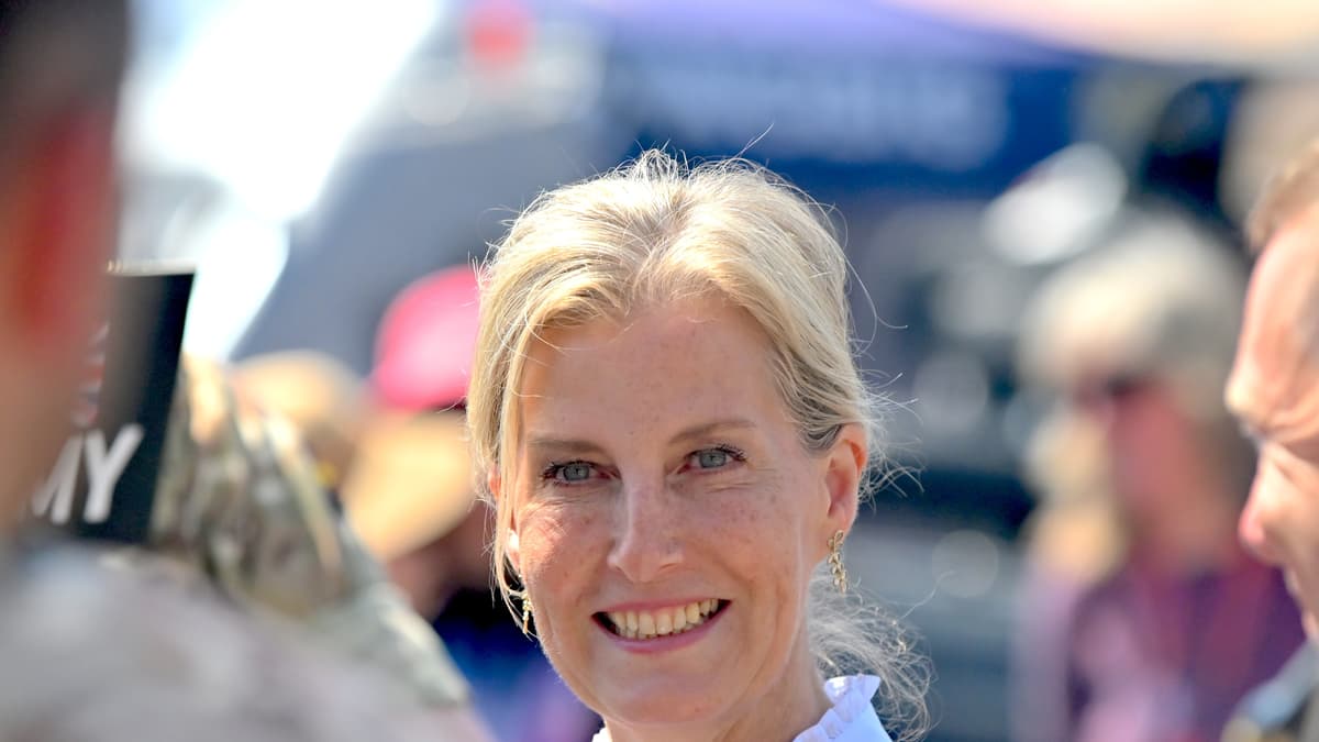 Duchess brings sunshine and smiles to show