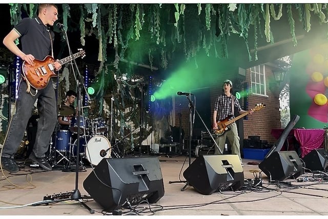 Teignmouth student punk band take Seafest by storm