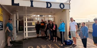 Swimmers flock to support under-threat Lido 