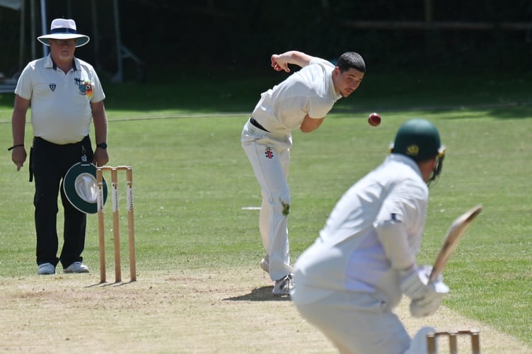Devon Cricket League C Division West. Ipplepen 1st XI versus Cornwood 2nd XI. A 6 wicket win for Penns' who pipped their South Hams visitors score of 259/6 after 45 overs with 263/4 after 42.4 overs. Penn's bowler J Edworthy