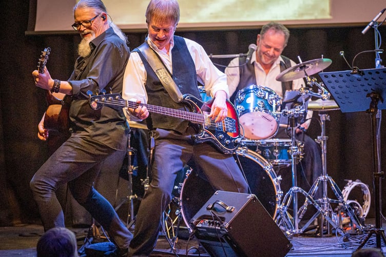 The Searchers & Hollies Experience