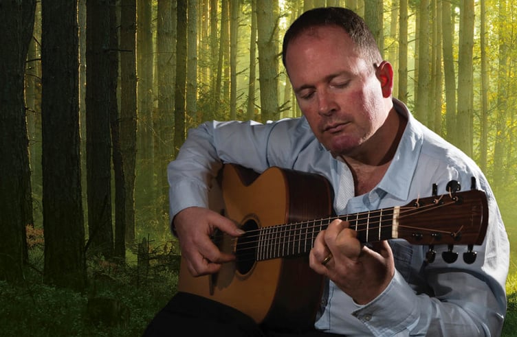 Guitarist Geoff Robb