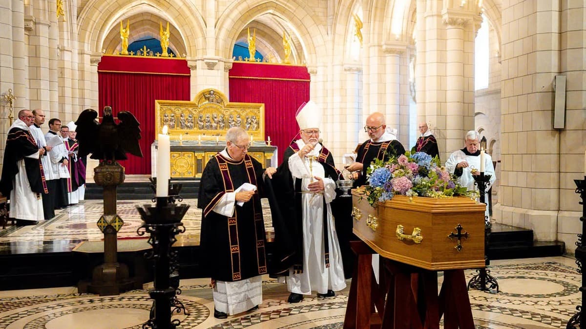Buckfast Abbey veranstaltet privates Requiem für Ann Widdecombe