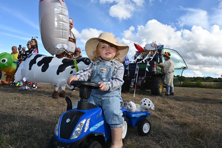 Moretonhampstead Carnival. Old MacDonald? No young it's two and a half year old Maisie Rolinson from Moreton taking part in her second carnival